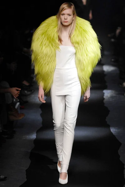 Look 35